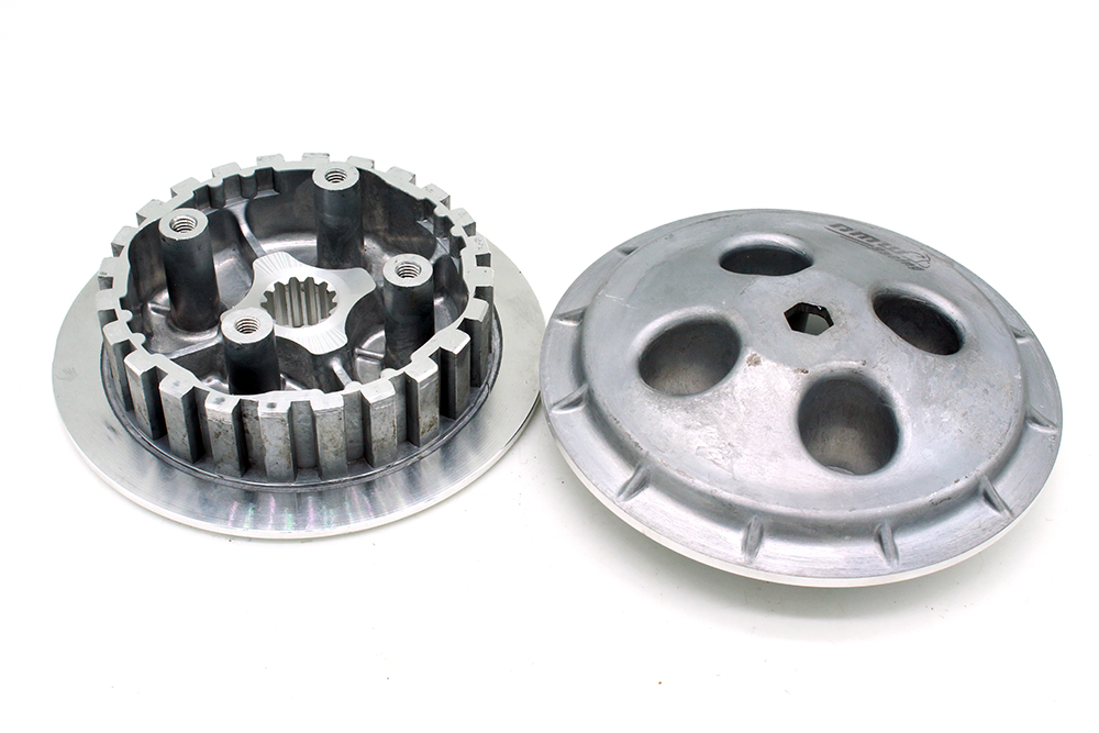 yamaha_r15_4spring_clutchhousing.jpg